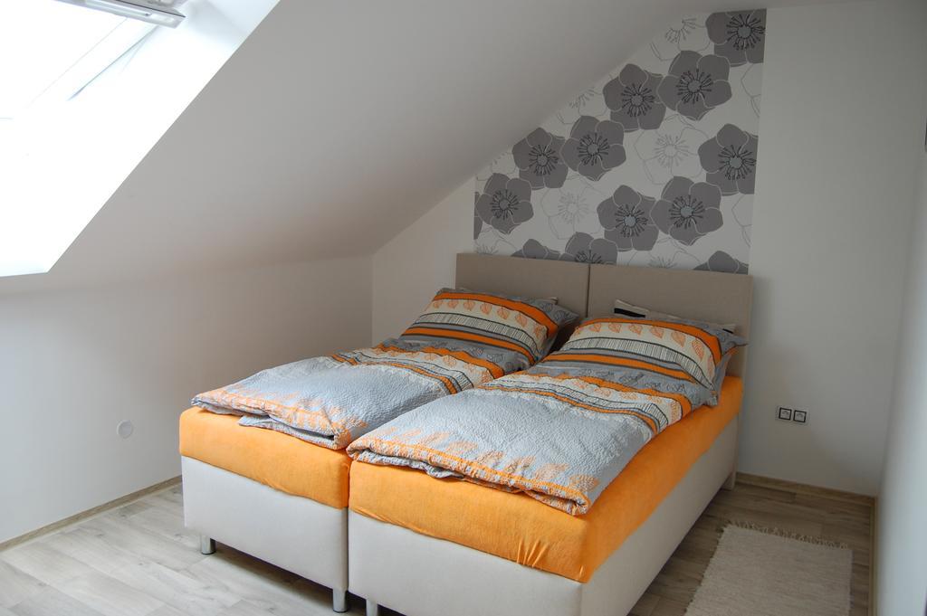 Apartman Cafe U Kordulky Ratiskovice ภายนอก รูปภาพ